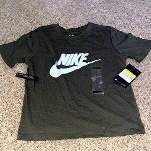 Woman’s Nike t-shirt